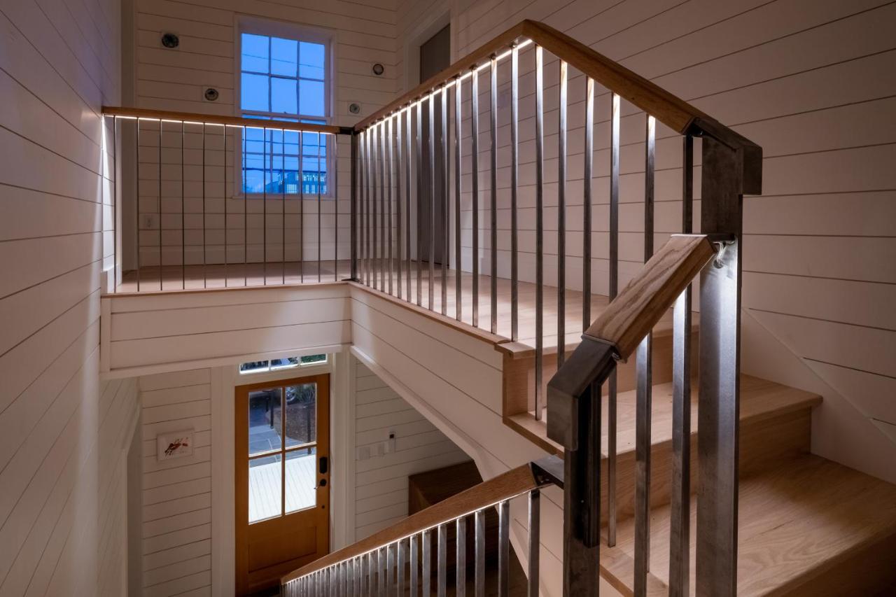Boutique Room Steps From Downtown Mall Rose Jean Room 1 Charlottesville Exterior photo