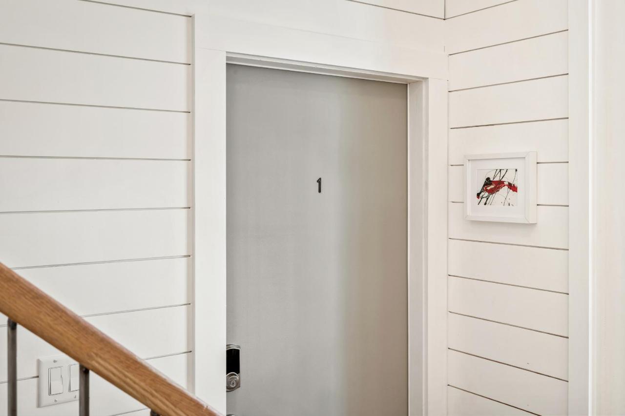 Boutique Room Steps From Downtown Mall Rose Jean Room 1 Charlottesville Exterior photo